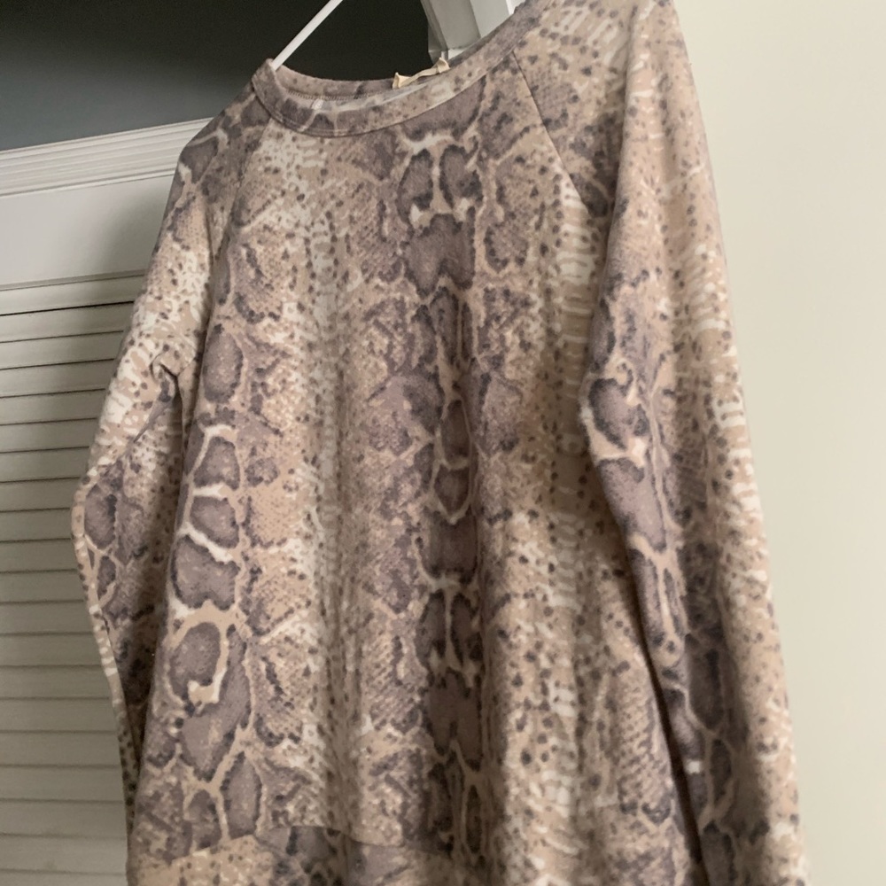 Women’s snake skin shirt NWT